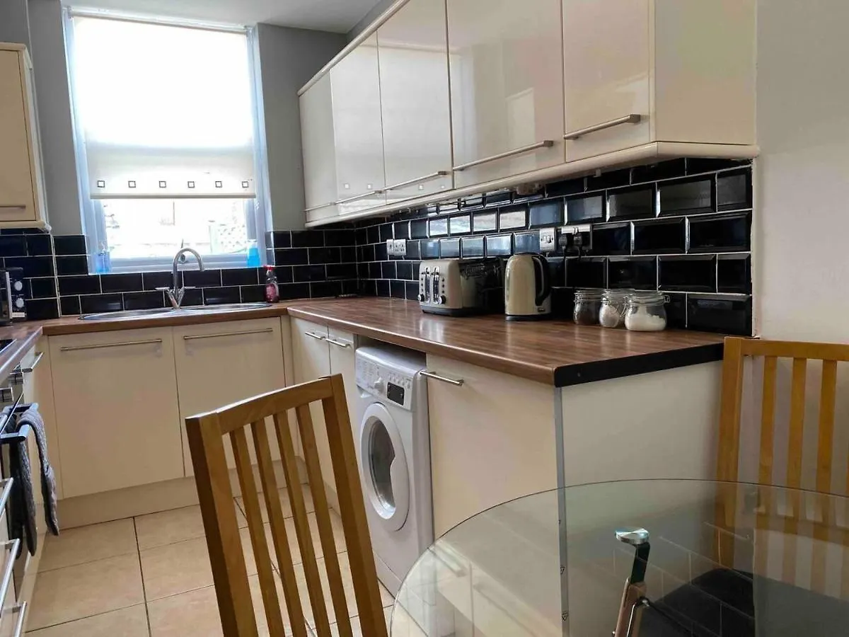 Apartment 7 Person Home Flat W Parking - Near Swansea Centre