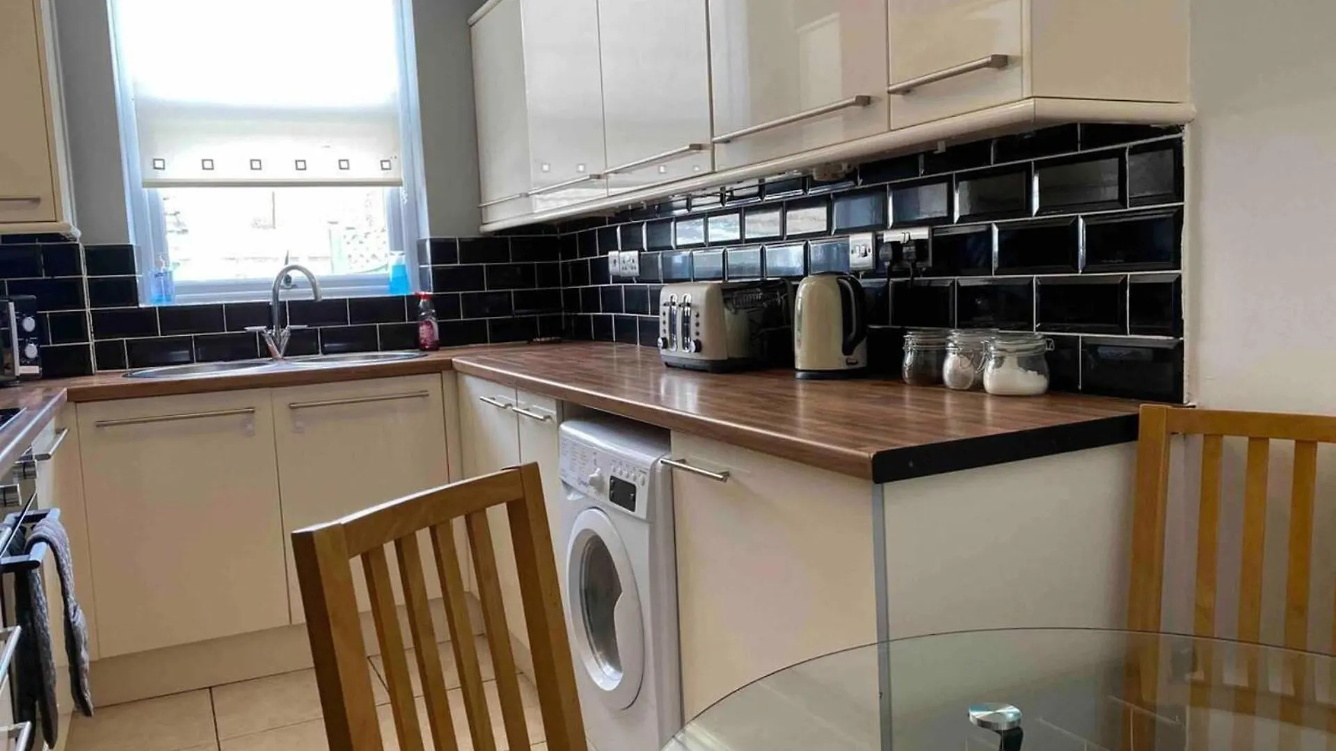 Apartment 7 Person Home Flat W Parking - Near Swansea Centre United Kingdom